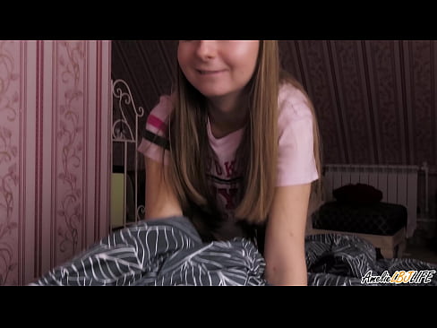 ❤️ Blondie анын BFF анын терең соруп жана анын оозуна сперма алат ❌ Силиктөө видео боюнча бизде