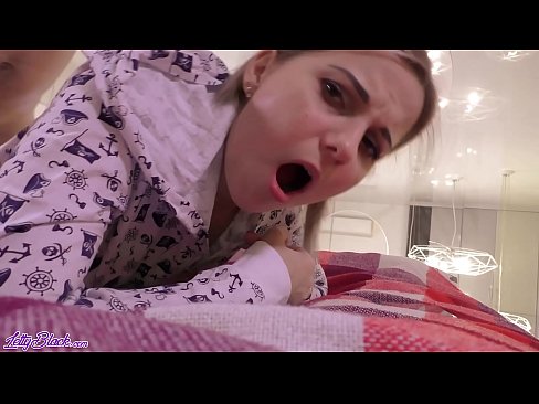 ❤️ Сексуалдуу апа карлыгач жана прегистайл секс - кончуг жакын ❌ Силиктөө видео боюнча бизде